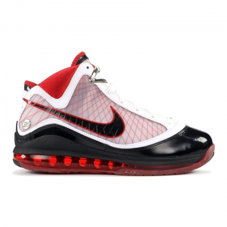 Nike LeBron 7